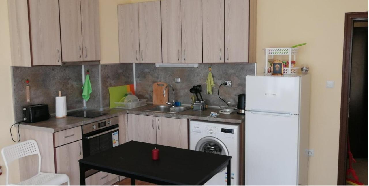 Appartement Cozy Apartament Naydenov à Burgas Extérieur photo